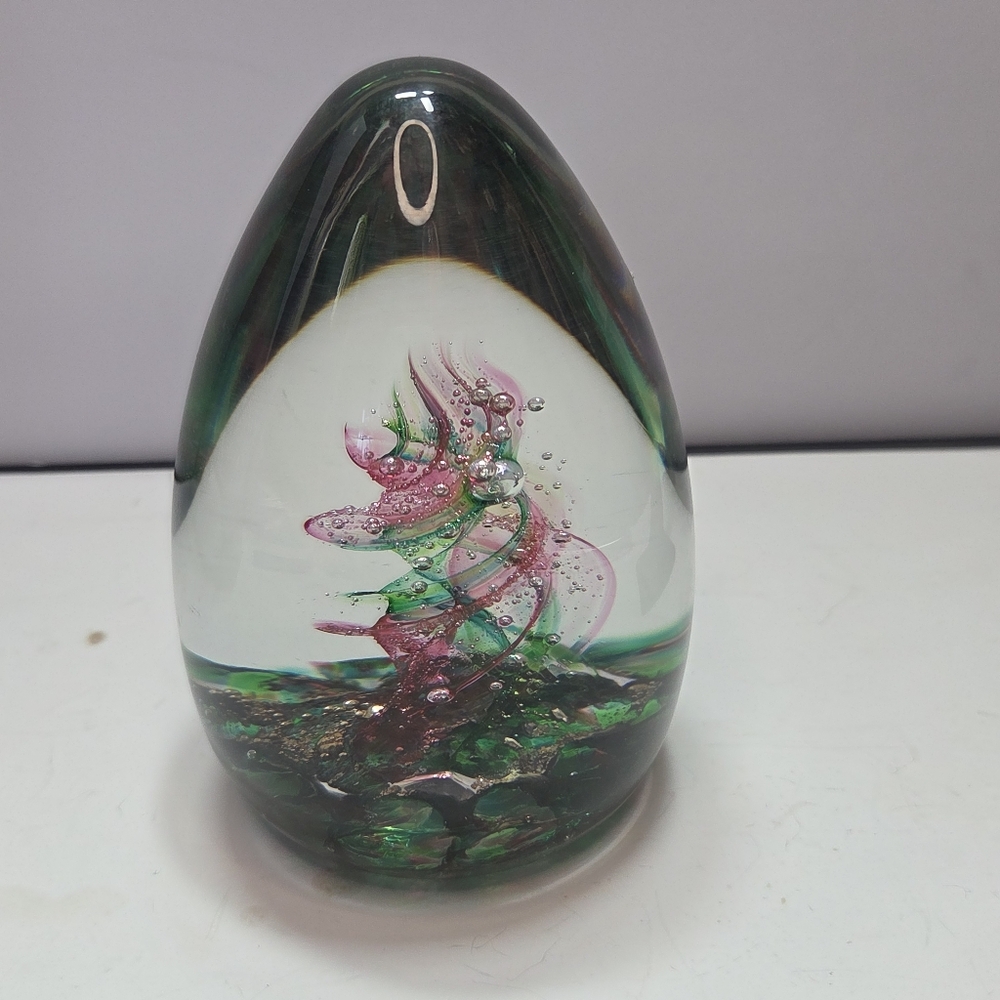vintage selkirk scotland egg shape cosmic pink green art glass paperweight swirl